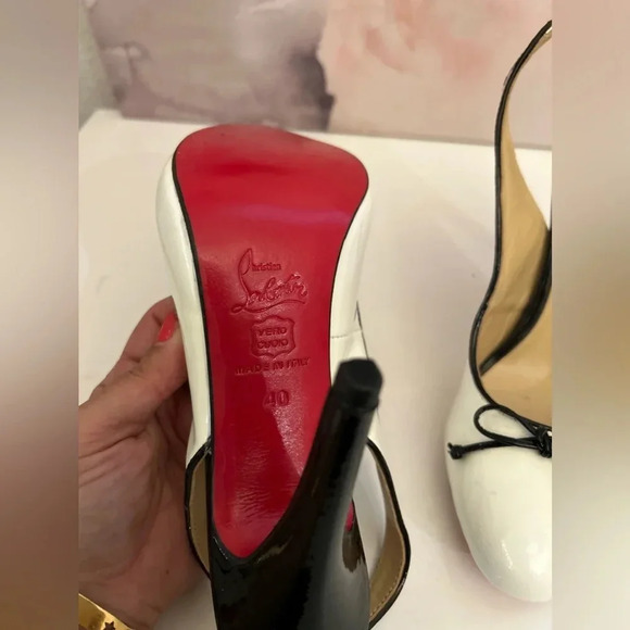 ! Christian Louboutin Cream Patent Leather Georgineta Pumps sz 40 - Picture 10 of 10